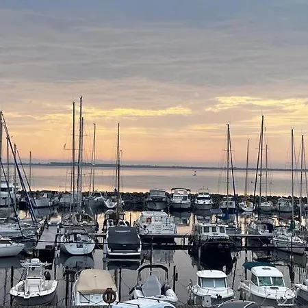 Le Millesime Olivier : Vue Exceptionnelle Sur La Baie, Moderne Avec Et Parking Prive. * مارسيلان