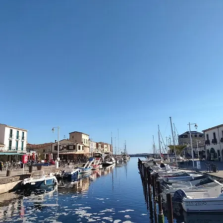 Le Millesime Olivier : Vue Exceptionnelle Sur La Baie, Moderne Avec Et Parking Prive.