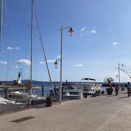 Le Millesime Olivier : Vue Exceptionnelle Sur La Baie, Moderne Avec Et Parking Prive. شقة